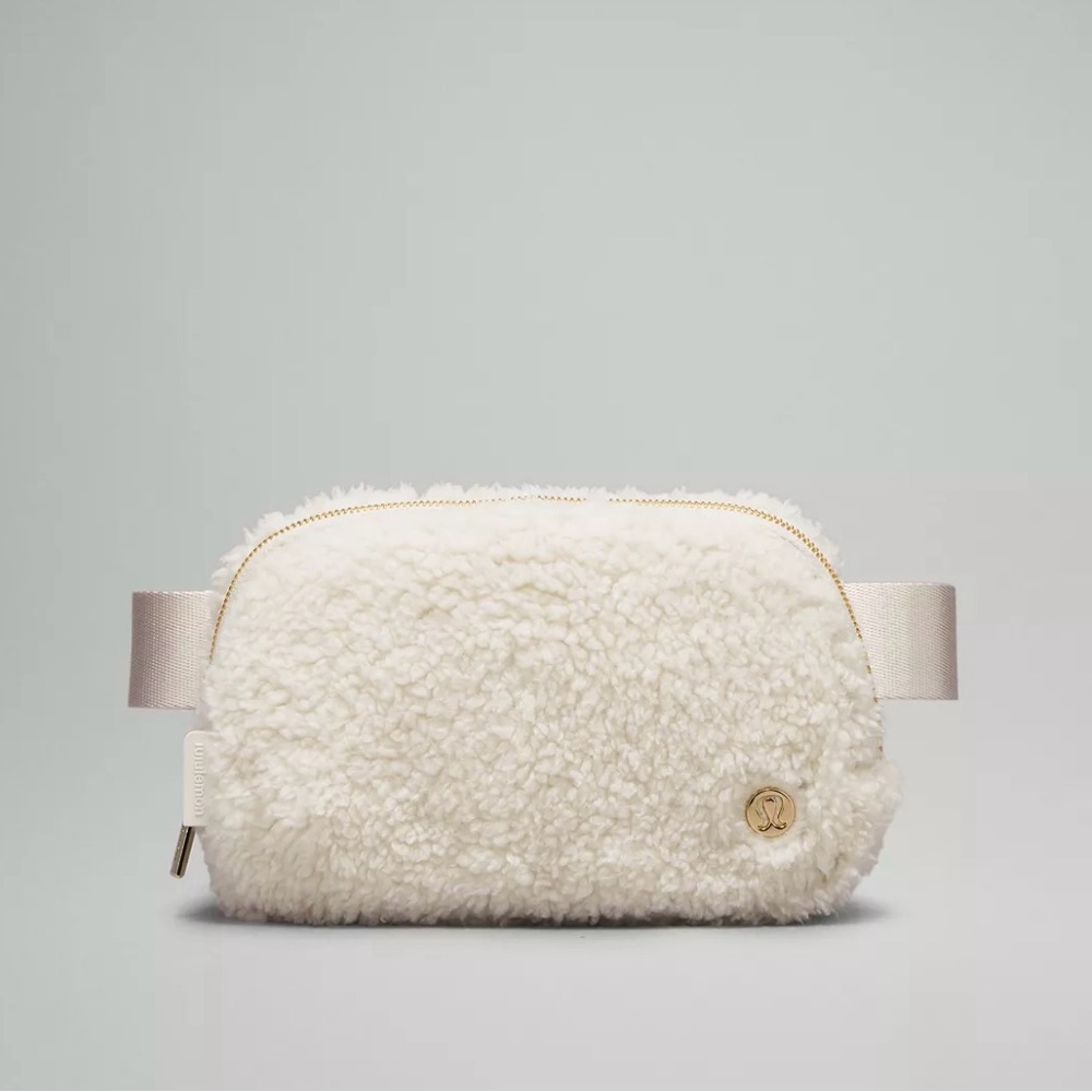 Lululemon Everywhere Belt Bag 1L Fleece Sherpa White Opal / Gold SOLD OUT NEW